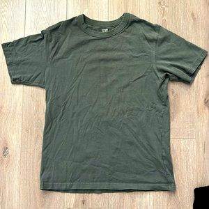 Uniqlo tee